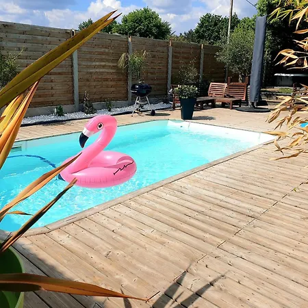 Tiny House Avec Jardin Et Acces Piscine Chauffee Chalet Saint-Medard-en-Jalles